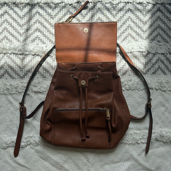 Aldo faux leather bucket bag backpack with gold hardware - Picture 2 of 4